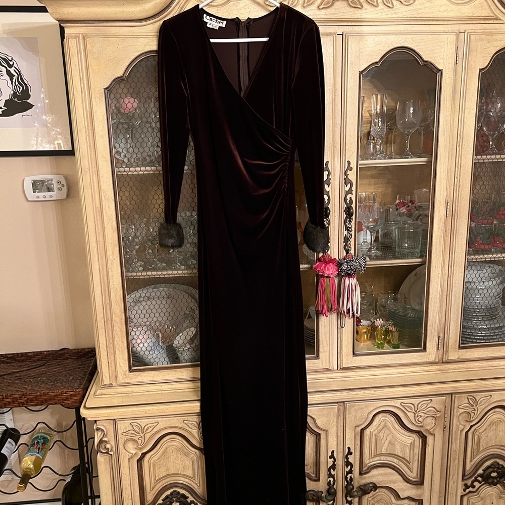 Vintage Cachet Chocolate Brown Velvet faux Fur wrist  size 4 Dress